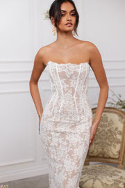 The Capulet Dress in White Chantilly Lace