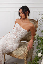 The Capulet Dress in White Chantilly Lace